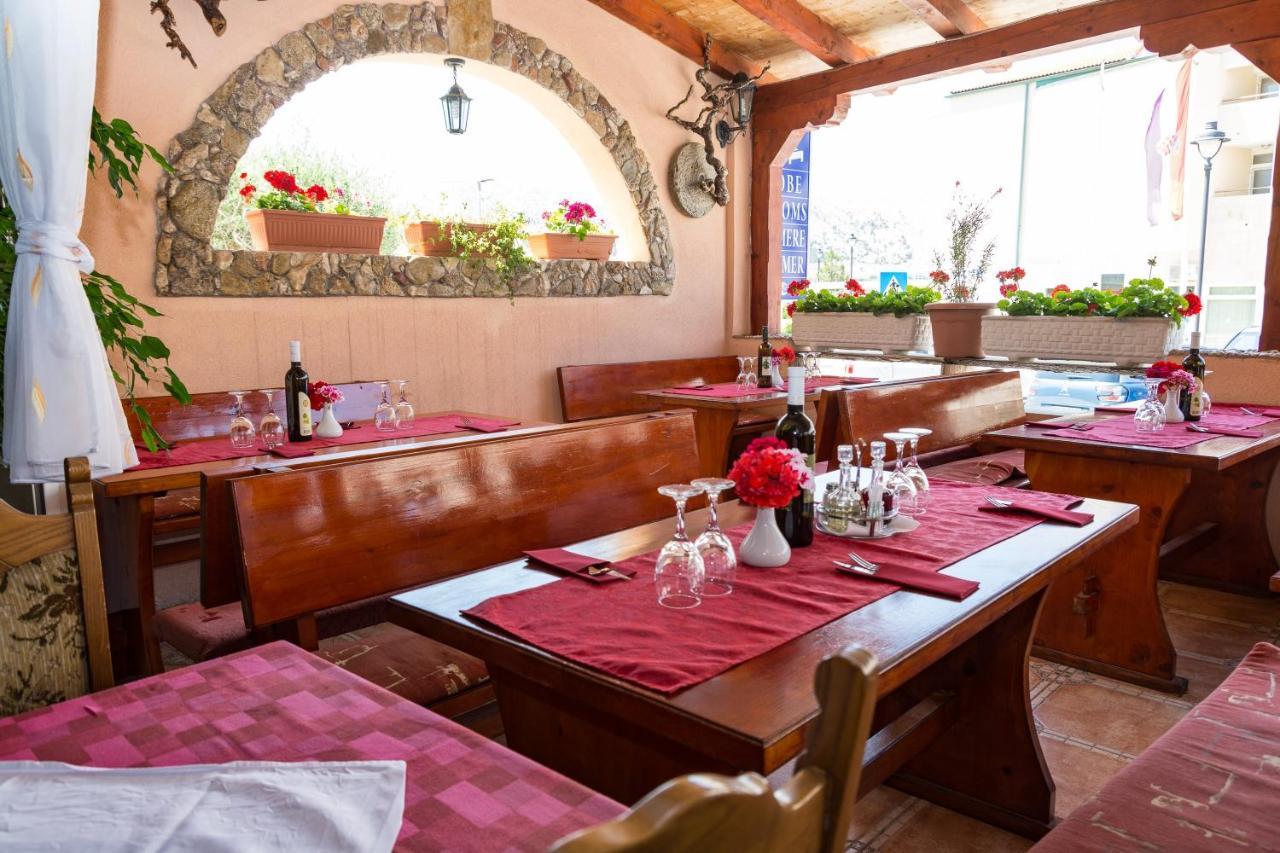 Bed And Breakfast Taverna Miskovic Паг Екстер'єр фото