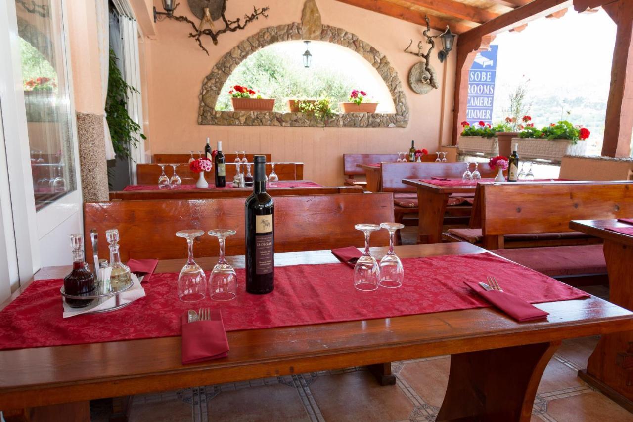 Bed And Breakfast Taverna Miskovic Паг Екстер'єр фото