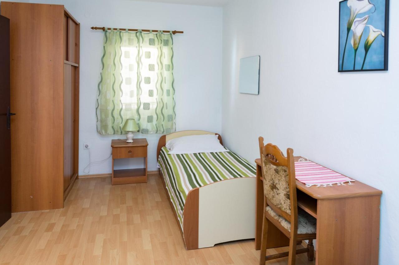 Bed And Breakfast Taverna Miskovic Паг Екстер'єр фото