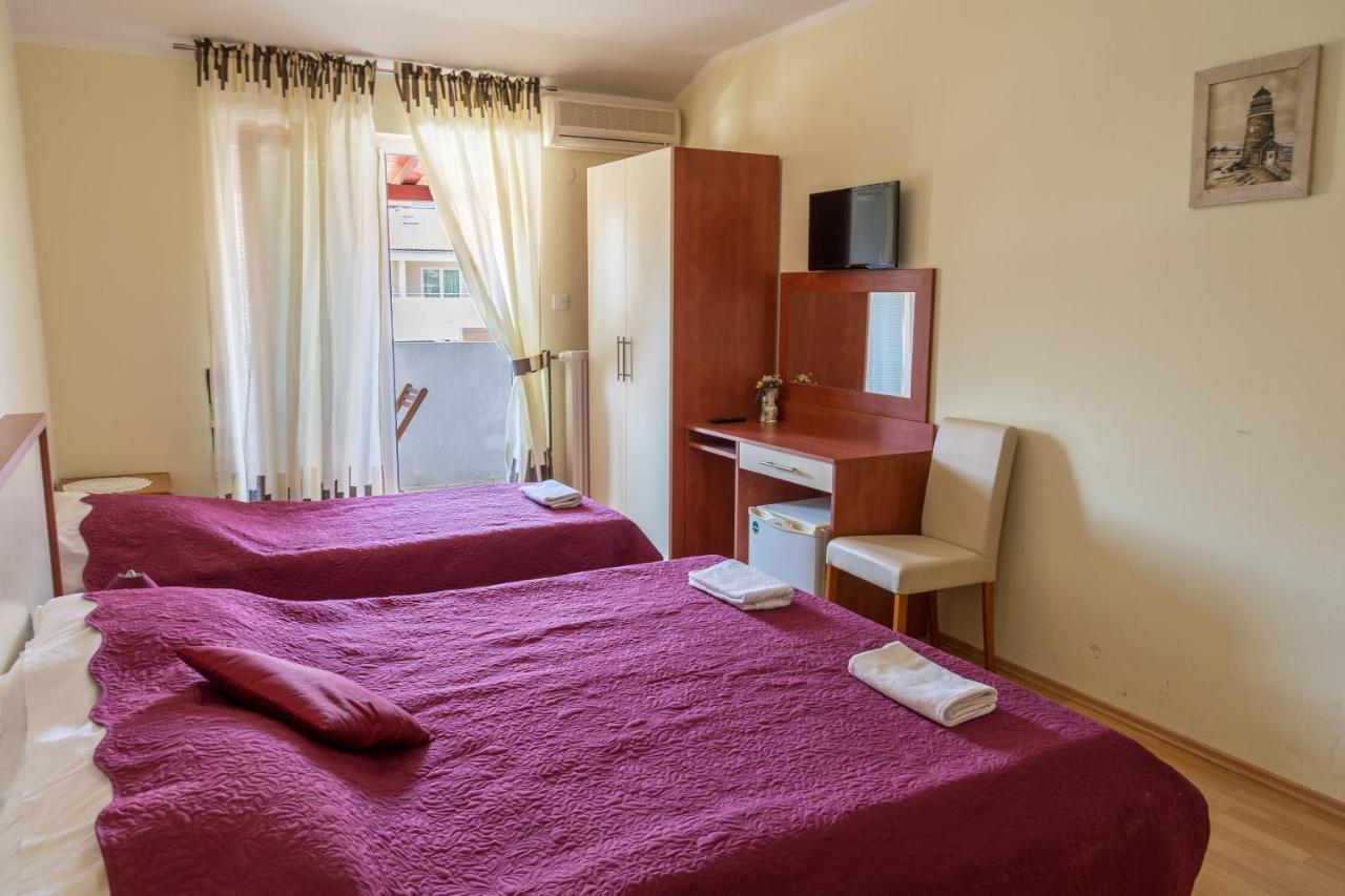 Bed And Breakfast Taverna Miskovic Паг Екстер'єр фото
