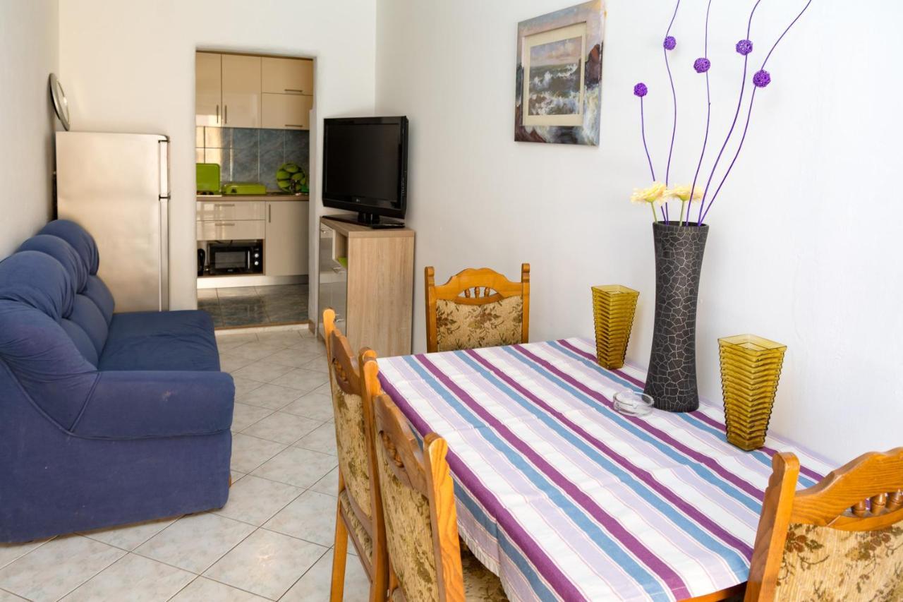 Bed And Breakfast Taverna Miskovic Паг Екстер'єр фото